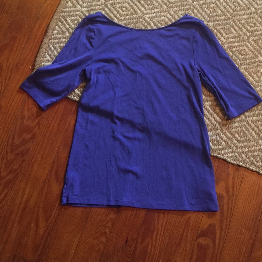 Quarter length fitted T-shirt